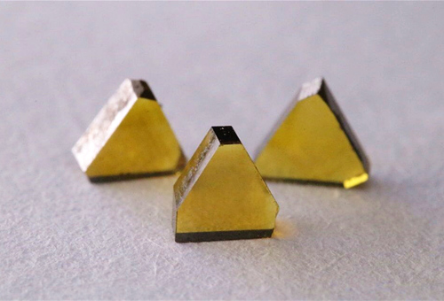 HPHT single crystal synthetic diamond