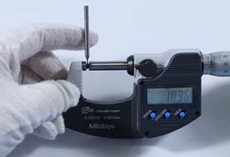 Diameter detection of ultra-fine grinding head